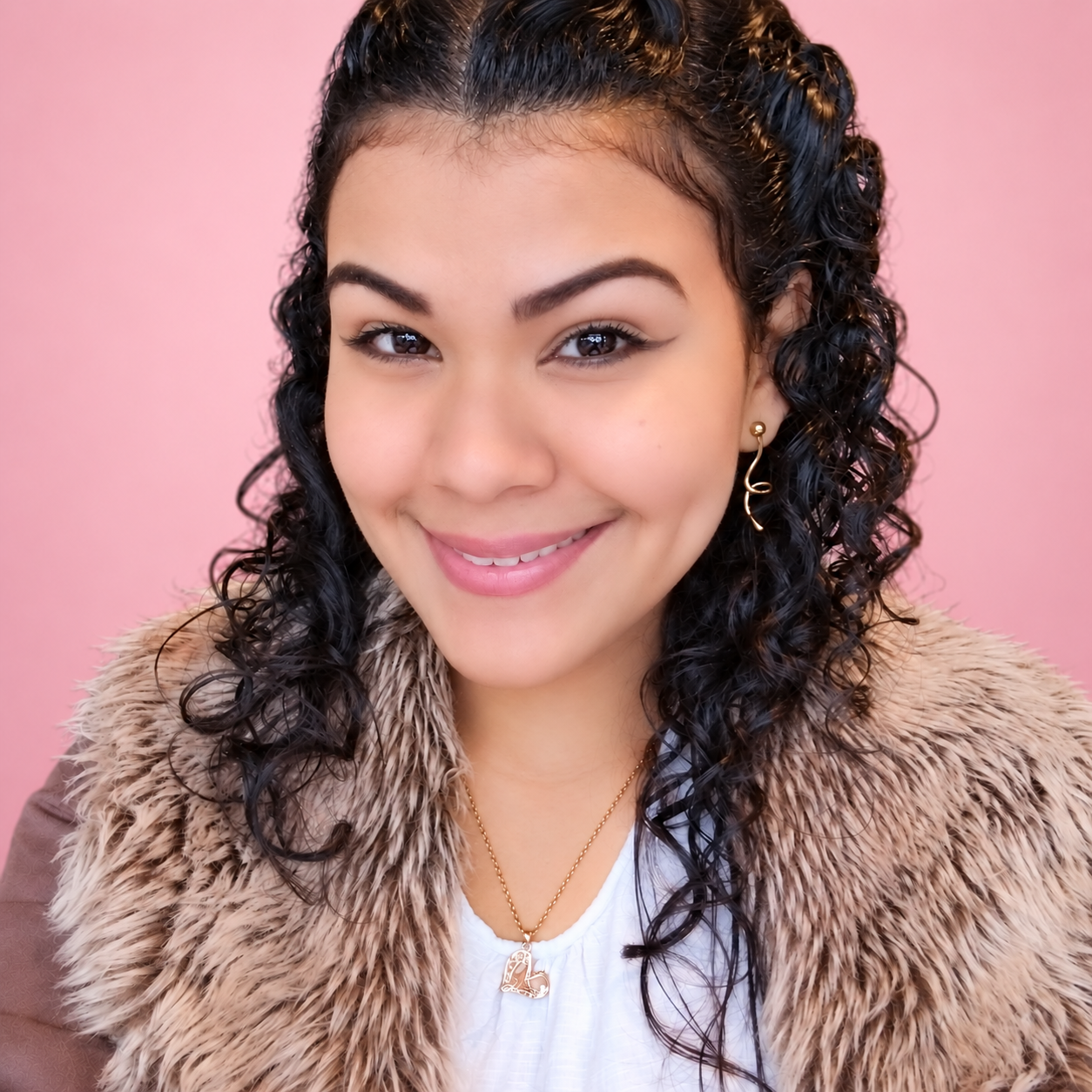 Caryelin, hermana y cofundadora de C&CFer_Shop, en Estados Unidos